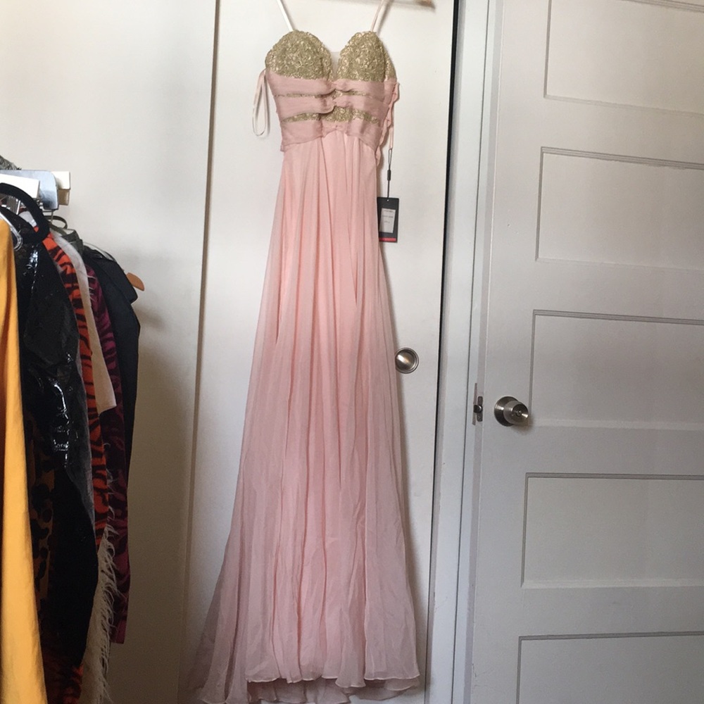 La Femme pink strapless prom dress. Woman’s size 4
